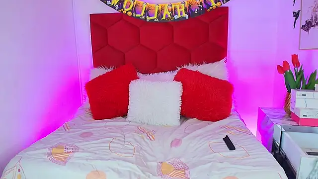 EmmaWilder online show from 14, 10, 2025