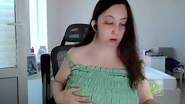 Snapshot of cute_and_hot chatting on 11, 6, 2026 cute and hot online show from 11, 6, 2026