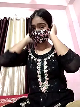 Snapshot of Arisha- chatting on 5, 10, 2025 Arisha- online show from 5, 10, 2025