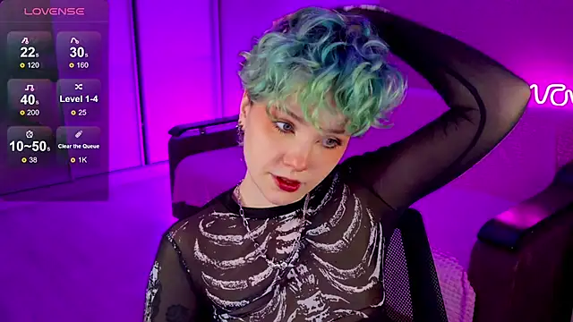 Snapshot of School_Love chatting on 4, 1, 2025 School Love online show from 4, 1, 2025