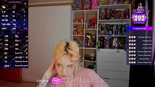 Snapshot of School_Love chatting on 7, 7, 2026 School Love online show from 7, 7, 2026