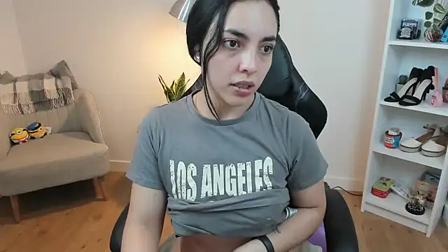  BellaEvans  online show from 13, 2, 2025