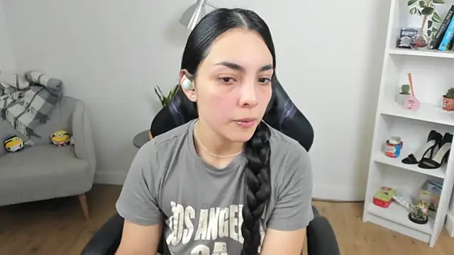  BellaEvans  online show from 17, 3, 2025