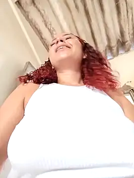 Snapshot of Mommy-Hot chatting on 10, 10, 2025 Mommy-Hot online show from 10, 10, 2025