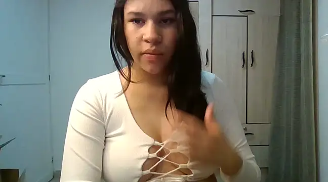 Snapshot of Indirasex_44 chatting on 9, 2, 2025 Indirasex 44 online show from 9, 2, 2025