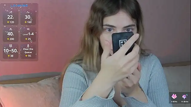 Snapshot of chloi_hes chatting on 8, 12, 2024 chloi hes online show from 8, 12, 2024