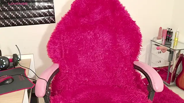 Snapshot of RoxaneEvans_ chatting on 24, 10, 2025 RoxaneEvans online show from 24, 10, 2025