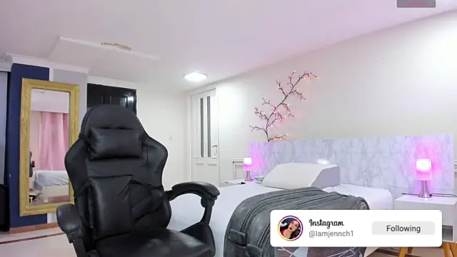 charolbruce 1 online show from 15, 4, 2026