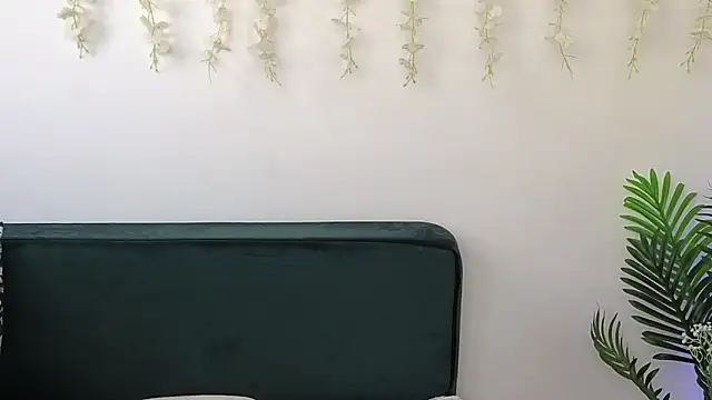 Snapshot of MadameDeFeu chatting on 29, 4, 2026 MadameDeFeu online show from 29, 4, 2026