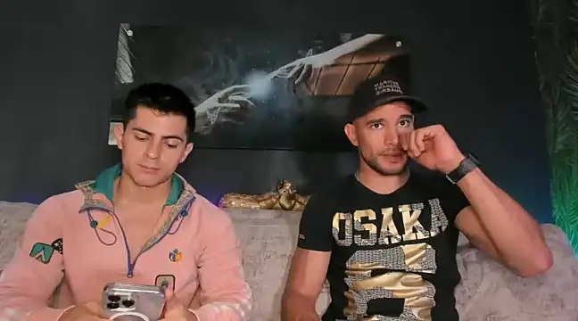 Snapshot of Crhis_N_Derek chatting on 19, 12, 2024 Crhis N Derek online show from 19, 12, 2024
