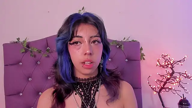 Nyx nayla online show from 10, 12, 2024