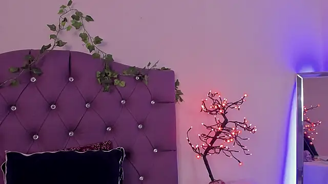 Nyx nayla online show from 10, 12, 2024