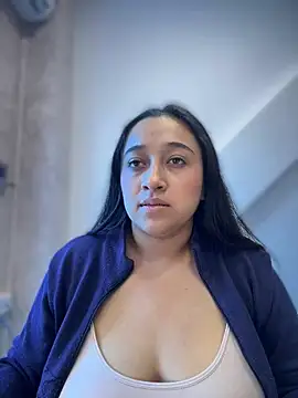 Snapshot of cata_megan chatting on 15, 2, 2025 cata megan online show from 15, 2, 2025