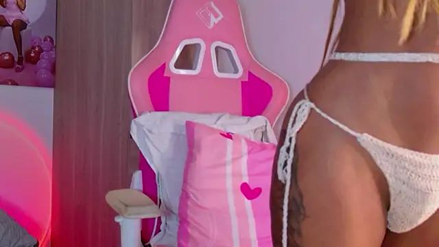 Susanamendezz online show from 4, 3, 2026