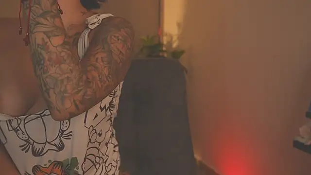 Snapshot of LorenRosse chatting on 25, 11, 2025 LorenRosse online show from 25, 11, 2025