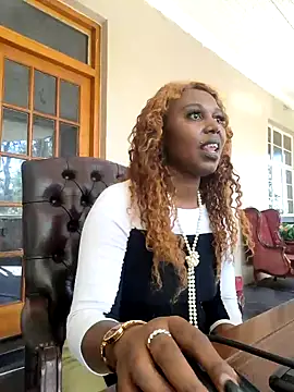 YourDreamLady22 online show from 28, 1, 2025