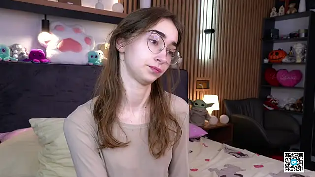 PollyBeev online show from 18, 11, 2025