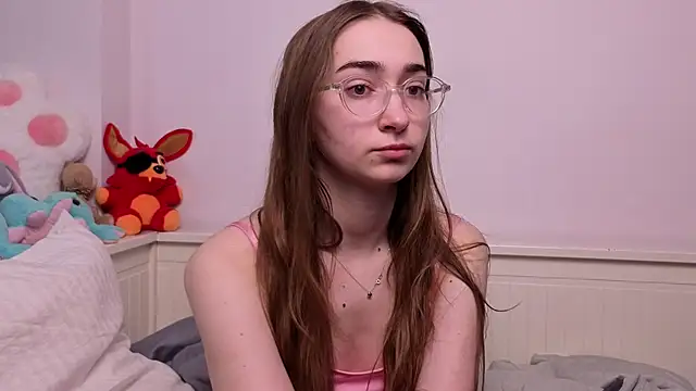 Snapshot of PollyBeev chatting on 5, 6, 2026 PollyBeev online show from 5, 6, 2026