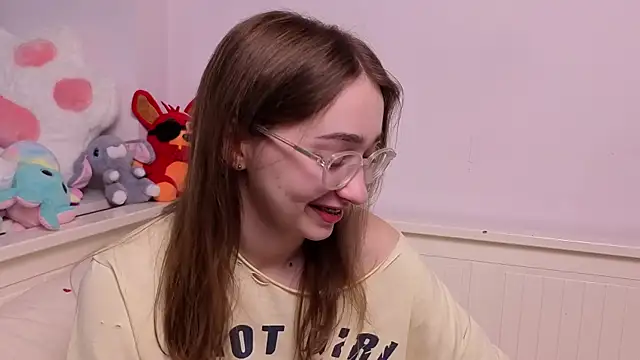PollyBeev online show from 24, 7, 2026