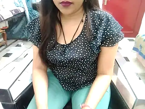 Snapshot of aarushi_sharmaa chatting on 19, 2, 2025 aarushi sharmaa online show from 19, 2, 2025