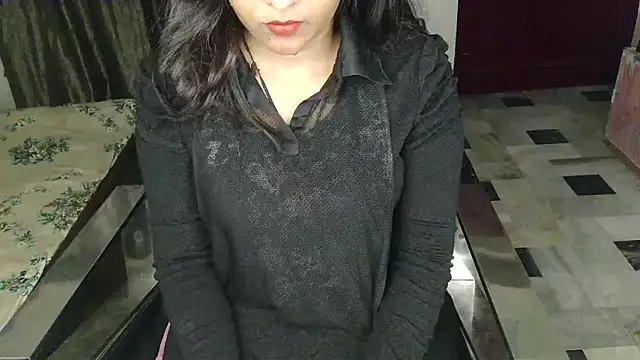 Snapshot of aarushi_sharmaa chatting on 27, 11, 2025 aarushi sharmaa online show from 27, 11, 2025