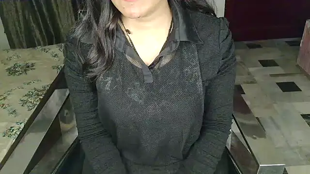 Snapshot of aarushi_sharmaa chatting on 28, 11, 2025 aarushi sharmaa online show from 28, 11, 2025