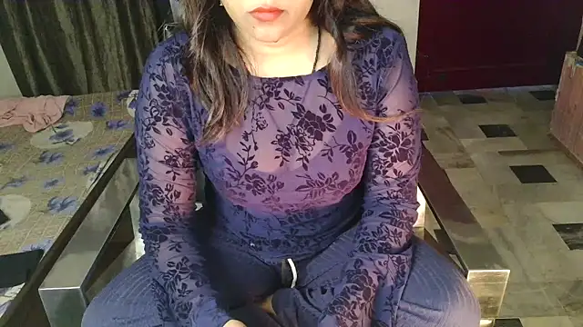 Snapshot of aarushi_sharmaa chatting on 16, 12, 2025 aarushi sharmaa online show from 16, 12, 2025