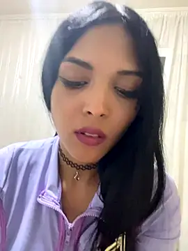 MOMMYJEVAA online show from 2, 12, 2025