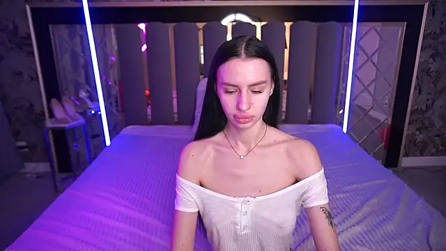 Snow WhiteeeX online show from 2, 3, 2026