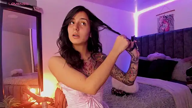 Snapshot of Alice_woodville chatting on 14, 2, 2025 Alice woodville online show from 14, 2, 2025