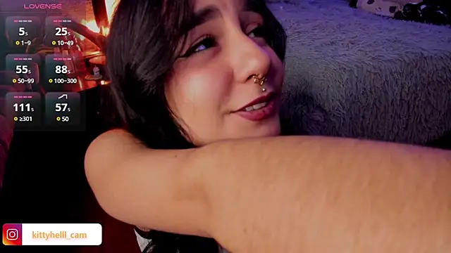 Snapshot of Alice_woodville chatting on 5, 3, 2025 Alice woodville online show from 5, 3, 2025