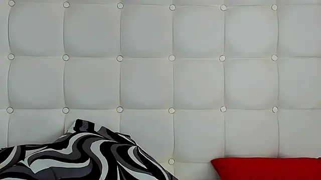 Snapshot of MelanieBrownn chatting on 22, 2, 2025 MelanieBrownn online show from 22, 2, 2025