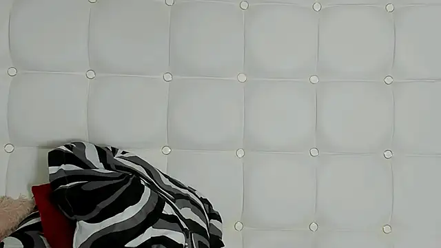 Snapshot of MelanieBrownn chatting on 28, 2, 2025 MelanieBrownn online show from 28, 2, 2025