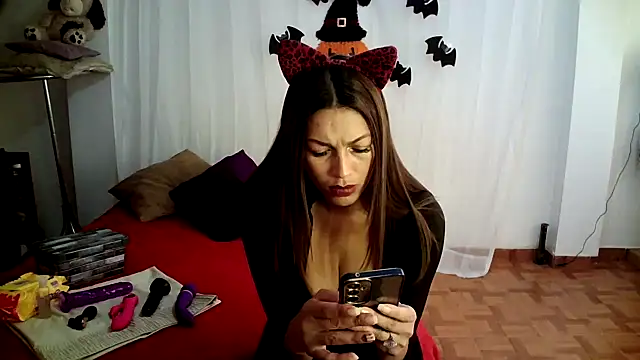 Snapshot of Hanna_Charming chatting on 9, 10, 2025 Hanna Charming online show from 9, 10, 2025