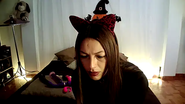 Snapshot of Hanna_Charming chatting on 19, 10, 2025 Hanna Charming online show from 19, 10, 2025