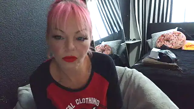 Snapshot of rileyraerhoads chatting on 29, 9, 2025 rileyraerhoads online show from 29, 9, 2025