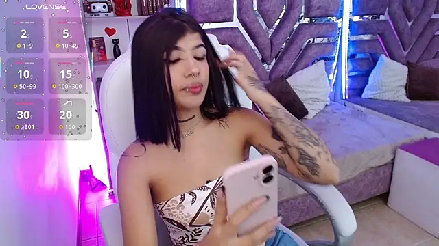 AliceWalker 11 online show from 19, 12, 2025