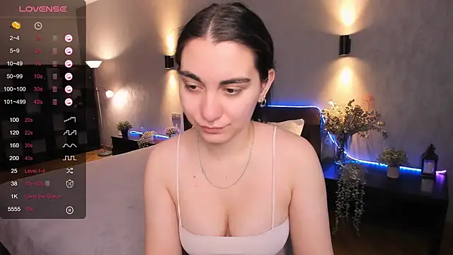 hannacheekss  online show from 9, 12, 2024