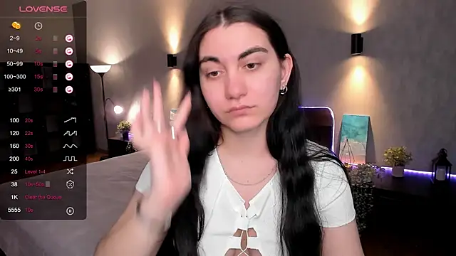 hannacheekss  online show from 7, 3, 2025