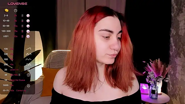 hannacheekss  online show from 12, 2, 2026