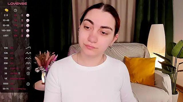 hannacheekss  online show from 10, 4, 2026