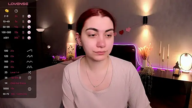 hannacheekss  online show from 15, 4, 2026