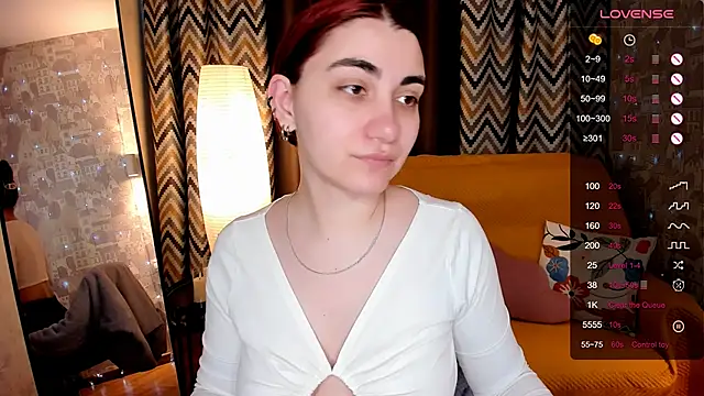 Snapshot of hannacheekss_ chatting on 27, 4, 2026 hannacheekss online show from 27, 4, 2026