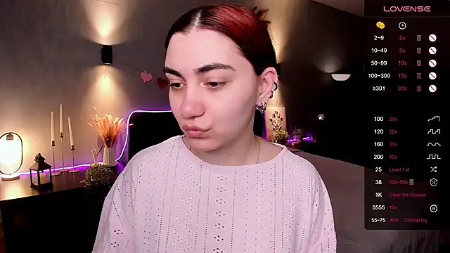 Snapshot of hannacheekss_ chatting on 8, 5, 2026 hannacheekss online show from 8, 5, 2026