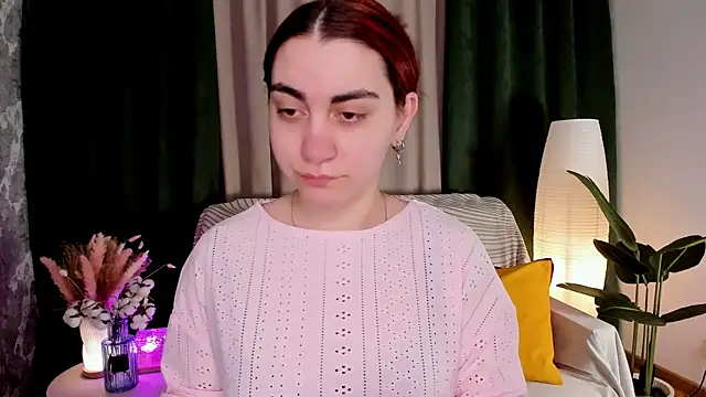 Snapshot of hannacheekss_ chatting on 15, 5, 2026 hannacheekss online show from 15, 5, 2026