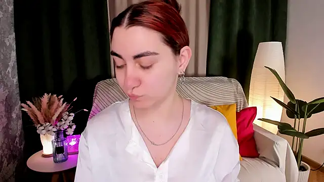 Snapshot of hannacheekss_ chatting on 21, 5, 2026 hannacheekss online show from 21, 5, 2026