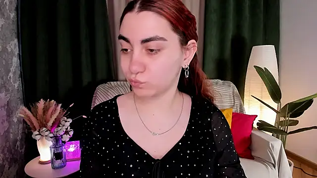 Snapshot of hannacheekss_ chatting on 28, 5, 2026 hannacheekss online show from 28, 5, 2026