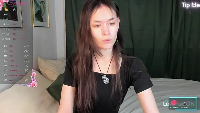 Emily Strikeee online show from 6, 11, 2025