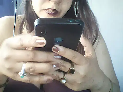 Snapshot of layanah12 chatting on 6, 8, 2026 layanah12 online show from 6, 8, 2026