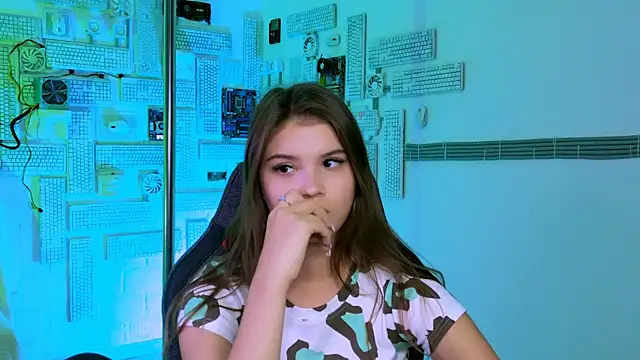 EvaThopson online show from 29, 9, 2025